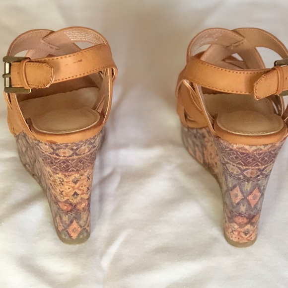 Size 7 Rampage Wedges - Picture 3 of 4